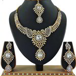 *Молочное и золотое медное индийское украшение на шею со стразами