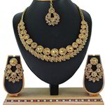 *Золотое медное индийское украшение на шею со стразами