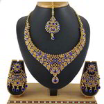 *Золотое медное индийское украшение на шею со стразами