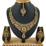 *Зелёное и золотое медное индийское украшение на шею со стразами