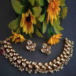 *Молочное и золотое индийское украшение на шею с искусственными камнями