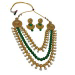 *Молочное и золотое индийское украшение на шею со стразами