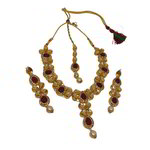 *Золотое индийское украшение на шею со стразами