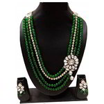 *Зелёное и золотое индийское украшение на шею со стразами