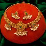 *Разноцветное и золотое индийское украшение на шею со стразами