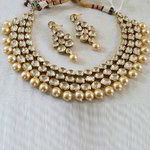 *Бежевое, коричневое и золотое индийское украшение на шею с искусственными камнями