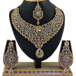 Цвета меди и золотое индийское украшение на шею из меди со стразами
