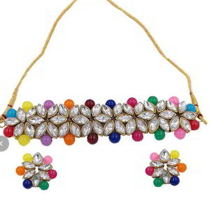 Разноцветное и золотое индийское украшение на шею со стразами