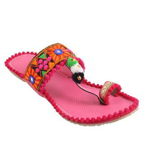 Розовая индийская женская обувь, украшенная вышивкой