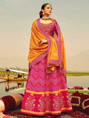 Пурпурный национальный индийский женский костюм лехенга (ленга) чоли