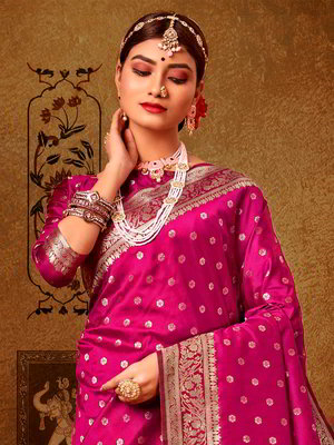 Фиолетовое индийское сари из шёлка