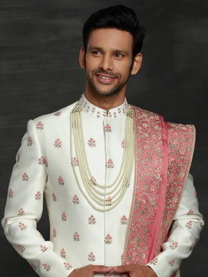 Молочный индийский свадебный мужской костюм из шёлка