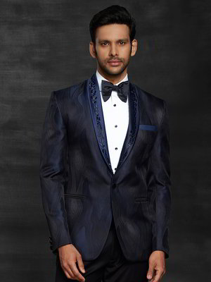 Тёмно-синий мужской костюм