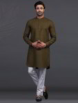 *Оливковый индийский национальный мужской костюм из льна