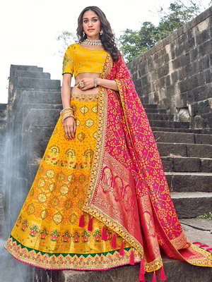 Жёлтый национальный индийский женский свадебный костюм лехенга (ленга) чоли, украшенный вышивкой с люрексом