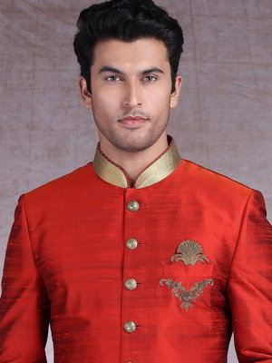 Красный шёлковый индийский мужской костюм