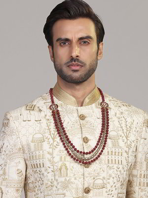 Кремовый индийский свадебный мужской костюм из шёлка