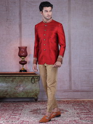 Красный шёлковый мужской костюм