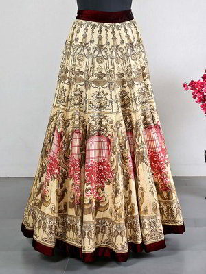 Бежевый и чёрный индийский женский свадебный костюм лехенга (ленга) чоли из шёлка-сырца с рукавами ниже локтя, украшенный вышивкой люрексом с пайетками