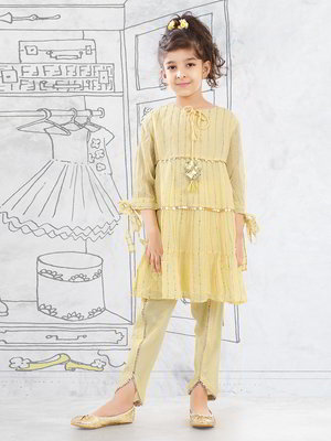 Жёлтый индийское национальное платье / костюм для девочки из креп-жоржета с рукавами три-четверти со стразами