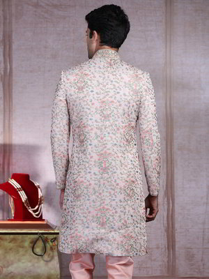 Розовый шёлковый индийский мужской костюм