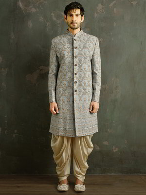 Серый хлопко-шёлковый индийский мужской костюм, украшенный вышивкой люрексом