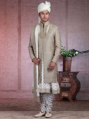 Оливковый шёлковый индийский свадебный мужской костюм с бисером, пайетками