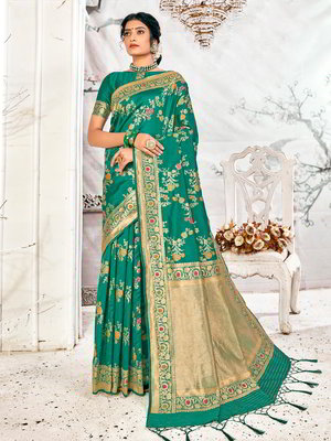 Зелёное шёлковое индийское сари