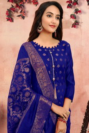 Синее жаккардовое платье / костюм, украшенное вышивкой