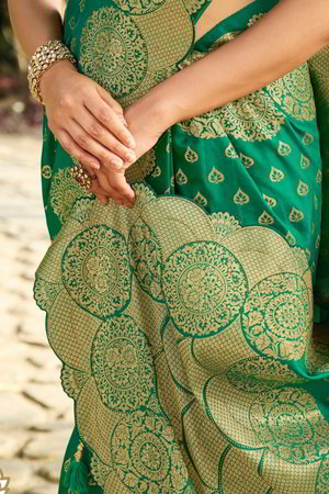 Индийское сари из жаккардовой ткани и шёлка