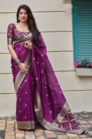 Фиолетовое индийское сари из шёлка и жаккардовой ткани, украшенное вышивкой