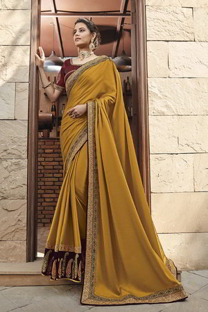 Горчичное индийское сари из креп-жоржета и атласа, украшенное вышивкой