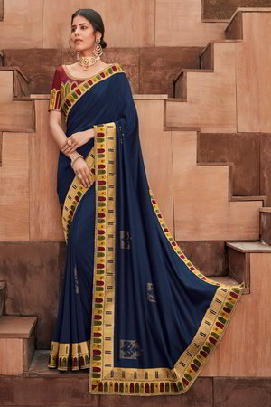 Тёмно-синее индийское сари из креп-жоржета и атласа, украшенное вышивкой