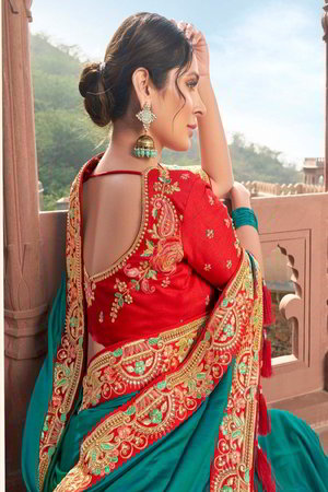Индийское сари из креп-жоржета и атласа, украшенное вышивкой