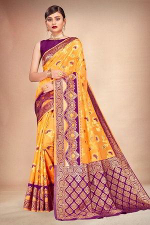 Оранжевое хлопко-шёлковое и жаккардовое индийское сари