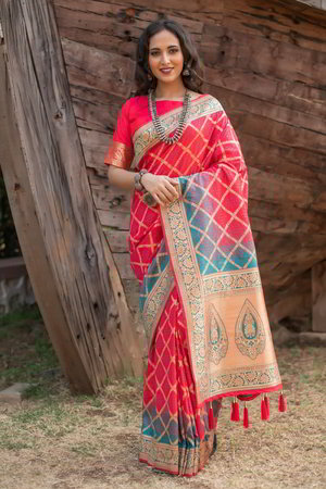 Розовое и цвета фуксии шёлковое и жаккардовое индийское сари