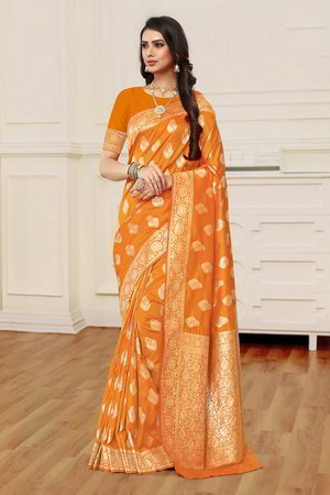 Оранжевое индийское сари из шёлка и жаккардовой ткани
