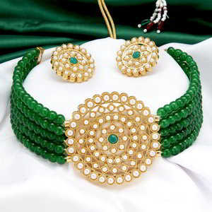 Золотистое индийское украшение на шею (набор) с перламутровыми бусинками