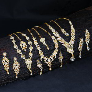 Индийское украшение на шею (набор) покрытие позолотой со стразами