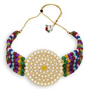 Золотистое индийское украшение на шею (набор) с перламутровыми бусинками