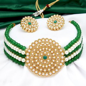 Золотистое индийское украшение на шею (набор) с перламутровыми бусинками