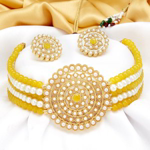 Золотистое индийское украшение на шею (набор) с перламутровыми бусинками