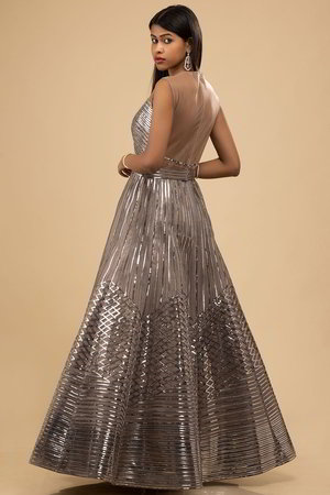 Серебристое вечернее длинное платье в пол