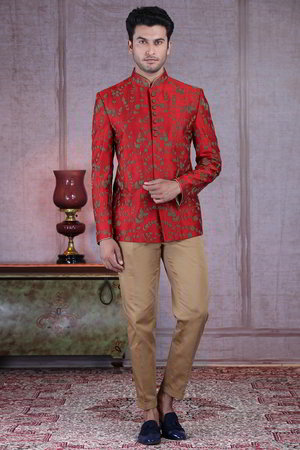 Красный шёлковый мужской френч (воротник - стойка) с вышивкой и песочные брюки