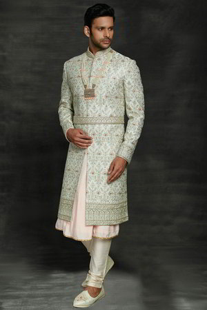 Синий индийский свадебный мужской костюм / шервани из шёлка, украшенный вышивкой