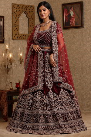 Бордовый национальный индийский женский свадебный костюм лехенга (ленга) чоли из бархата, украшенный вышивкой люрексом с бисером, пайетками и стразами