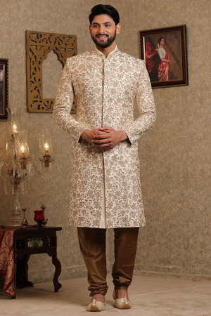 Молочное шервани + коричневые чуридары