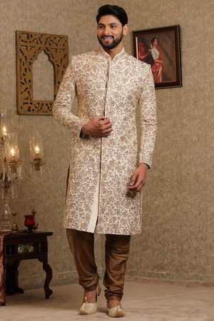 Молочное шервани + коричневые чуридары