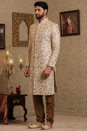 Молочное шервани + коричневые чуридары