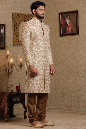 Молочное шервани + коричневые чуридары